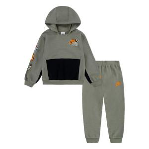 86n496-e1s-set-med-sweatshirt-och-joggingdrakt-for-barn-nike-latt-arme