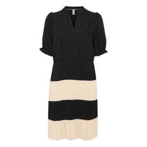 50110533-500012-kort-klanning-for-kvinnor-culture-betty-svart