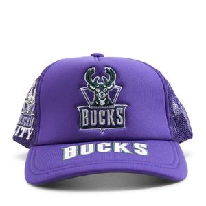 5hsssh22020-mbupurp-truckerkeps-milwaukee-bucks-team-origins-hwc-lila-tu