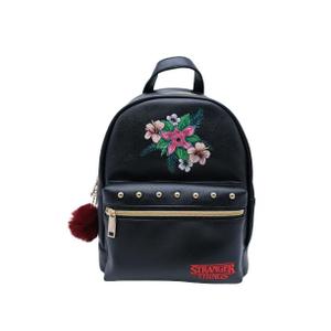 618nom025-ryggsack-nomadict-fashion-fashion-gaming-stranger-thing-flowers-svart-tu