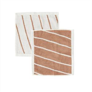 l300154-ekologisk-bomullshandduk-oyoy-living-design-x2-brun-30x30x0-5-cm