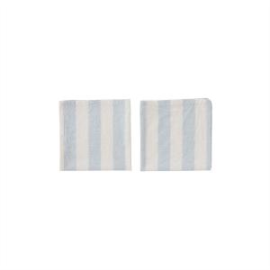 l300309-randig-servett-i-ekologisk-bomull-oyoy-living-design-x2-bla-45x45x45-cm