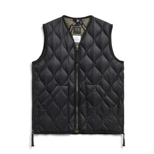 taion-001alszml-1-black-militarjacka-med-v-ringning-och-dragkedja-taion-coquille-souple-svart